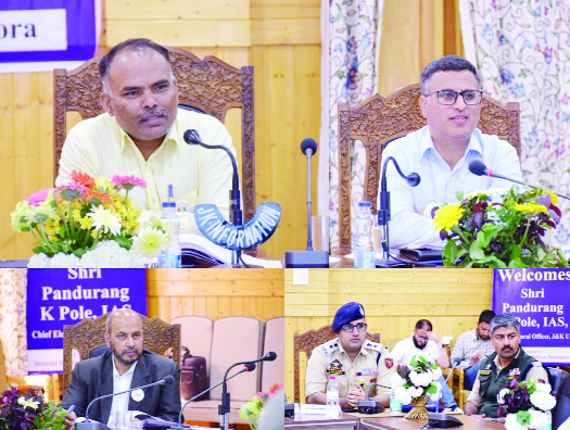 CEO visits Bandipora, reviews poll preparedness,  emphasises collaborative efforts to enhance voter turnout
