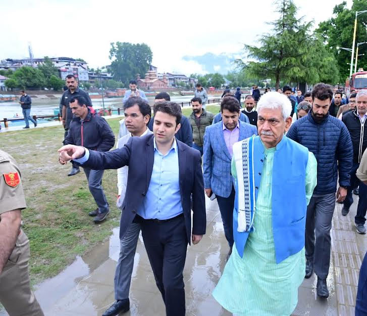Lt Governor visits Jhelum Riverfront