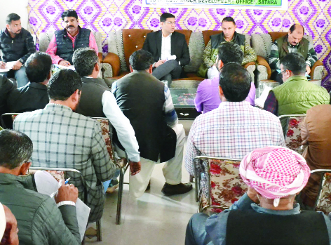 DC Poonch holds Public outreach programme at Sathra