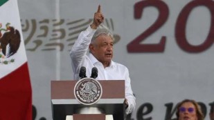 Tens of thousands march in Mexico City to support President